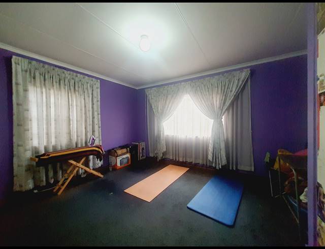 3 BEDROOM HOUSE RENTED IN DIEPKLOOF